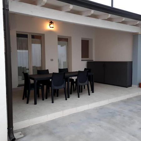 Appartamento Su Palazzina Storica In Centro A Sant'Antioco Exterior photo